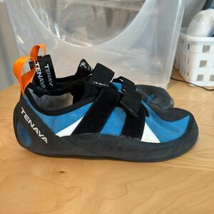 Tenaya Tanta Unisex Rock Climbing Shoes US 8 Men 9 Women Black Blue